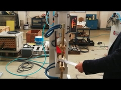 Automatische lasmachine met hoge precisie.