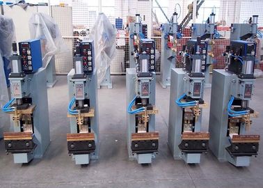 Speciale DN-het Lassenmachine 25~150KVA van de Reeks Pneumatische Naad met Beweegbare Benedenelektrode