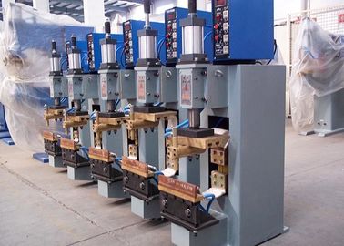 Speciale DN-het Lassenmachine 25~150KVA van de Reeks Pneumatische Naad met Beweegbare Benedenelektrode