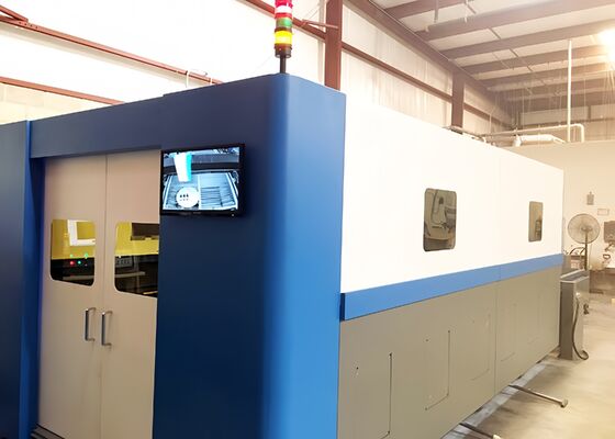 Volledig gesloten krachtige vezellasersnijmachine met wisseltafel 3KW-20KW