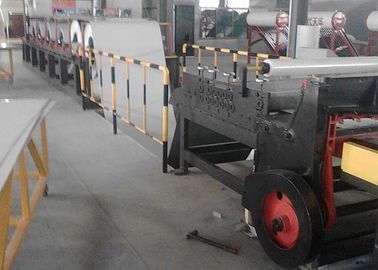 Hydraulische Schuimende Machine, de Zonne Verwante Machine van de Waterverwarmer Productielijn